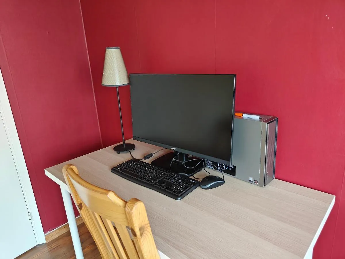 Large Room, Near Kista Galleria, Стокгольм 0*,